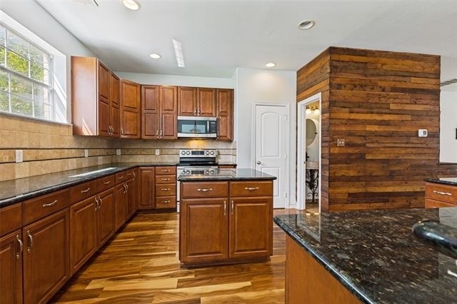 4002 Brownstone Court - Photo 6
