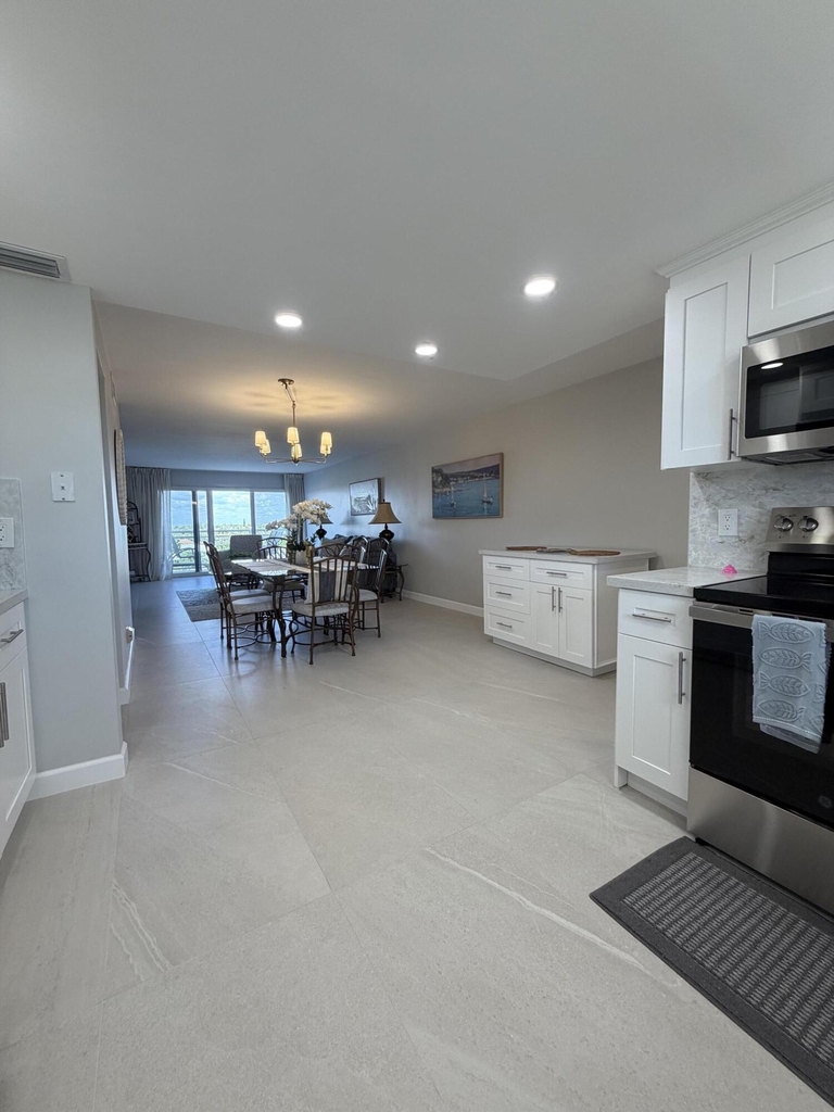 1160 Hillsboro Mile - Photo 12