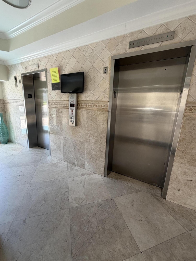1160 Hillsboro Mile - Photo 29