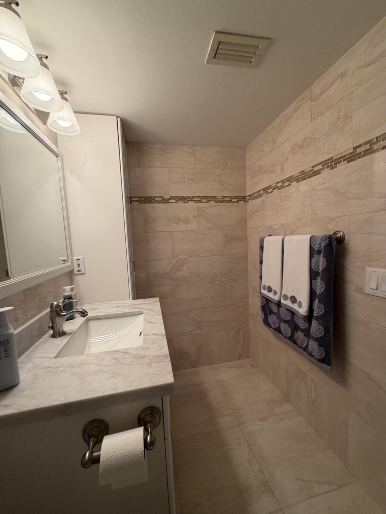 1160 Hillsboro Mile - Photo 24