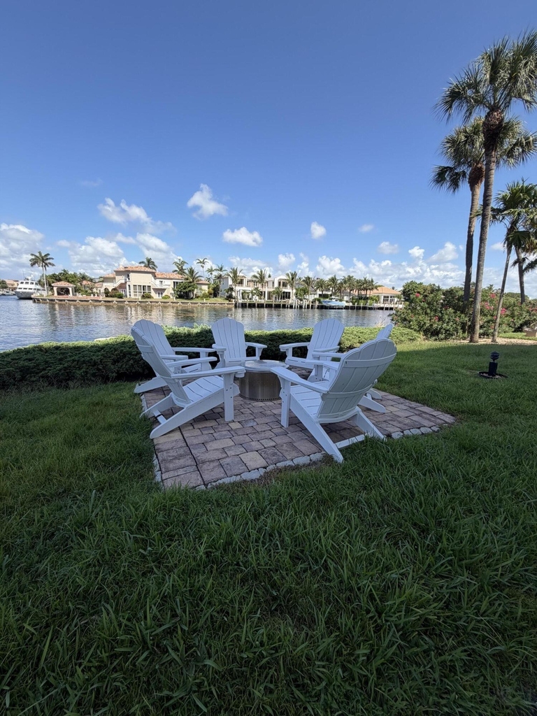 1160 Hillsboro Mile - Photo 4