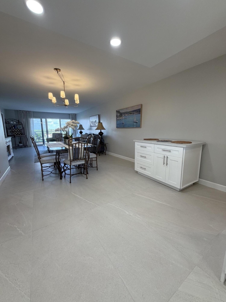 1160 Hillsboro Mile - Photo 13