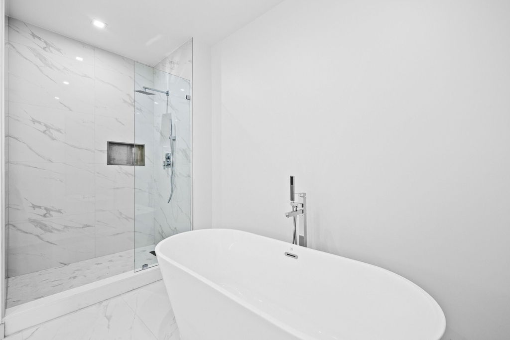 220 Lake Shore Drive - Photo 8