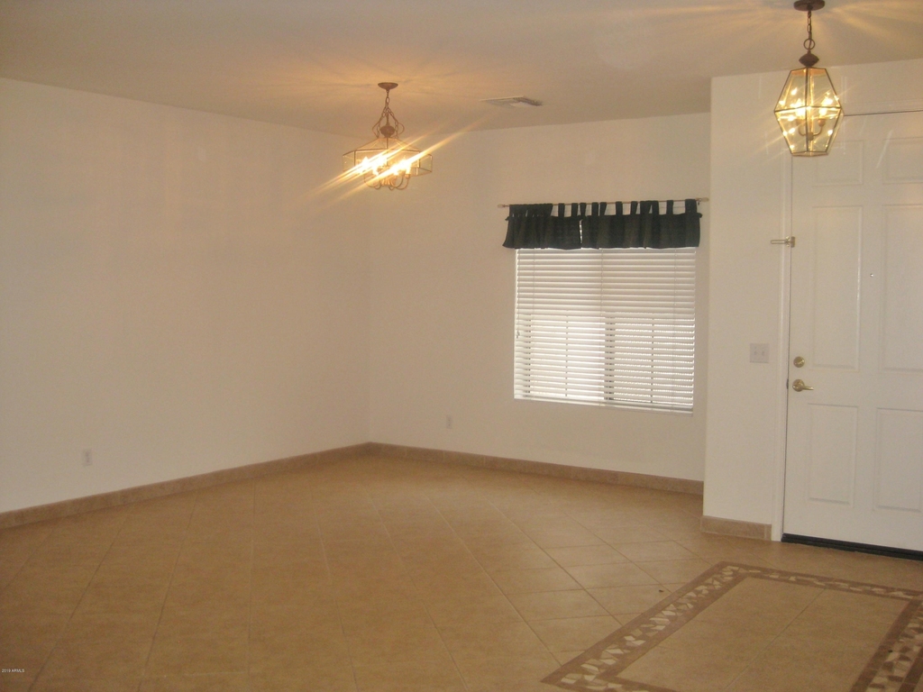 1042 E Canyon Way - Photo 4