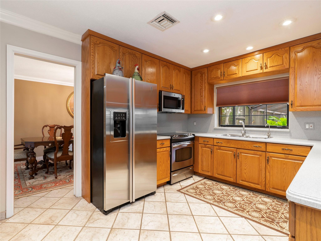 6556 Nw 87th Avenue - Photo 9