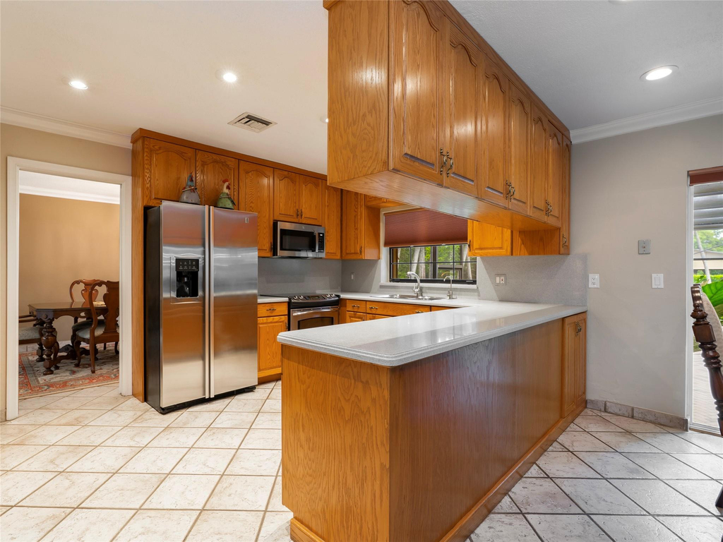 6556 Nw 87th Avenue - Photo 8