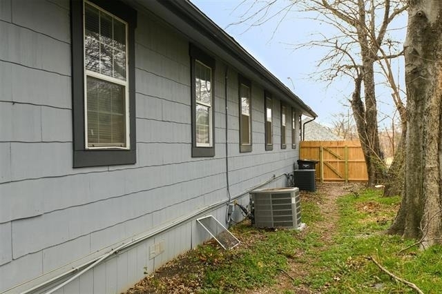 4722 Mccart Avenue - Photo 13