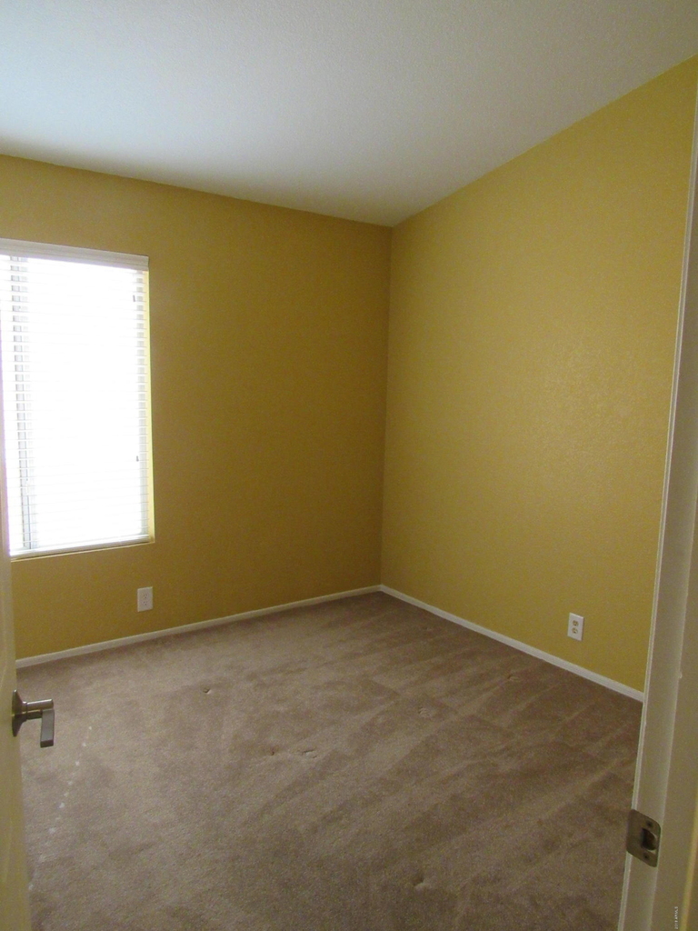 853 E Constitution Drive - Photo 9