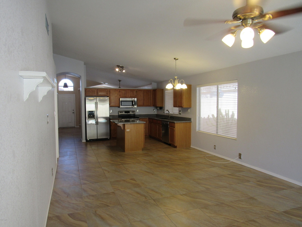 853 E Constitution Drive - Photo 2