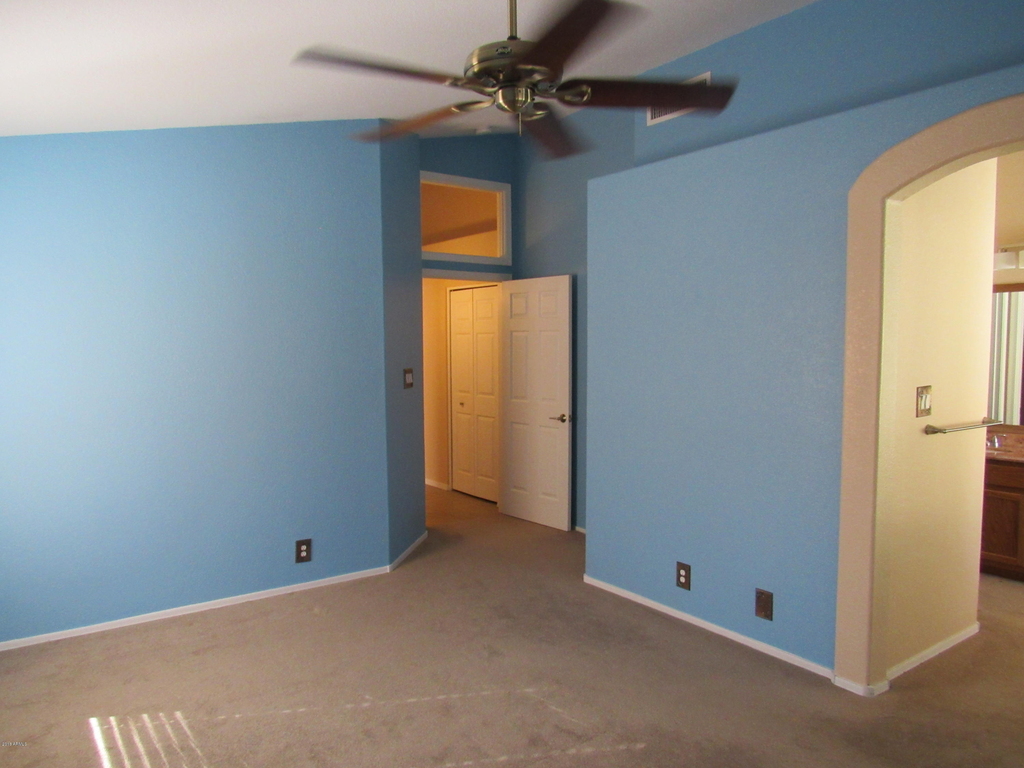 853 E Constitution Drive - Photo 16