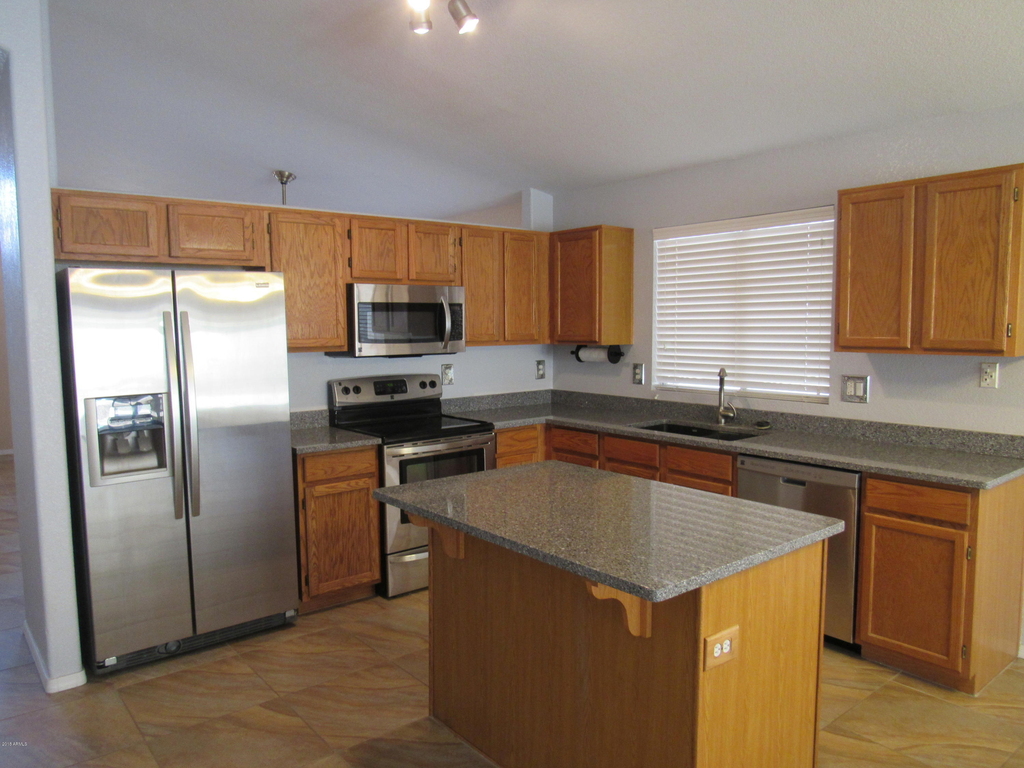 853 E Constitution Drive - Photo 3
