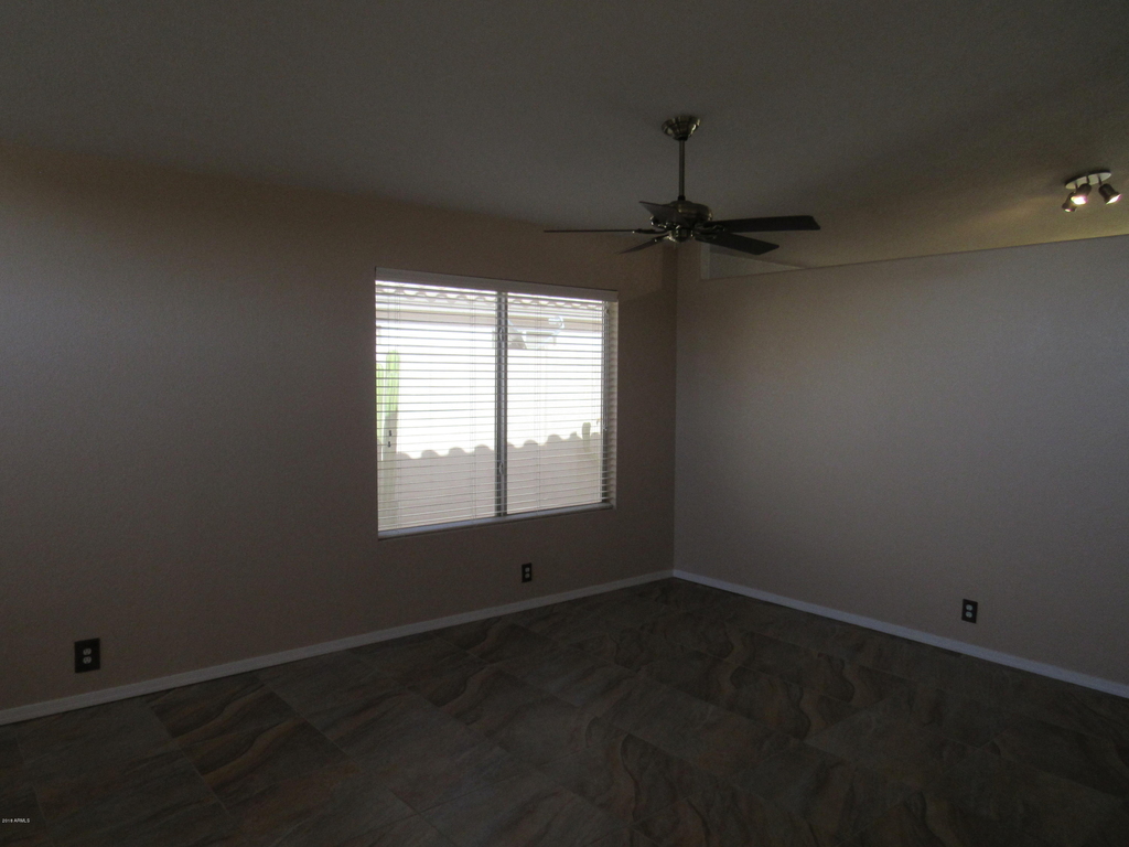 853 E Constitution Drive - Photo 11