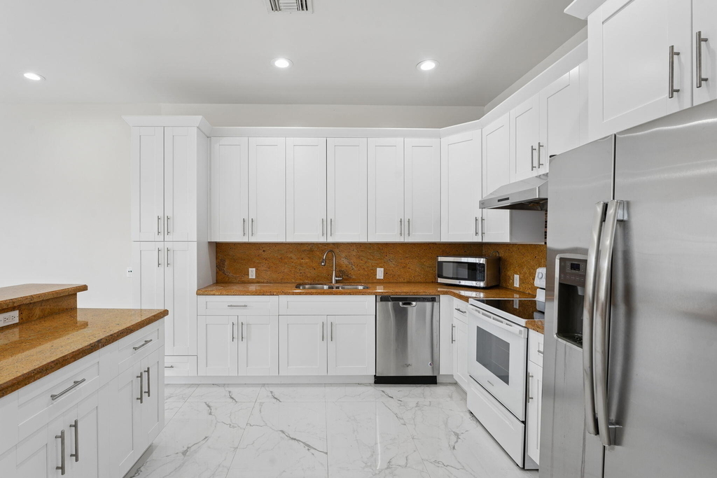 819 Sw 7th Avenue - Photo 3