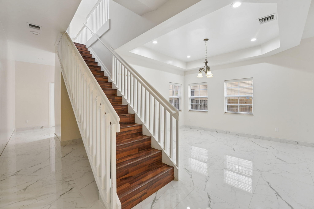819 Sw 7th Avenue - Photo 6