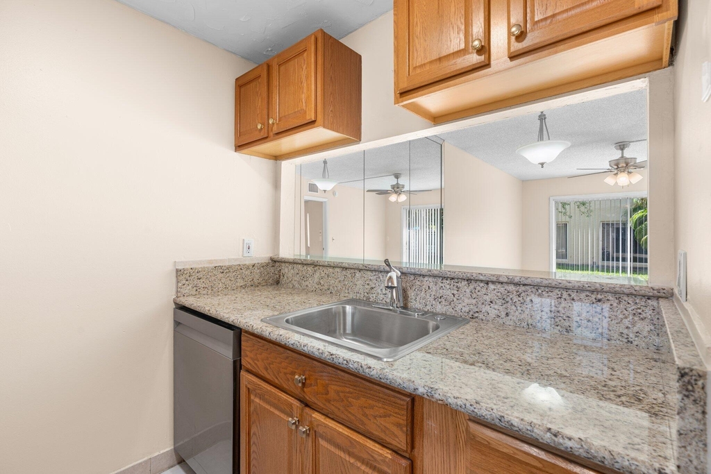 3230 Nw 102nd Terrace - Photo 3