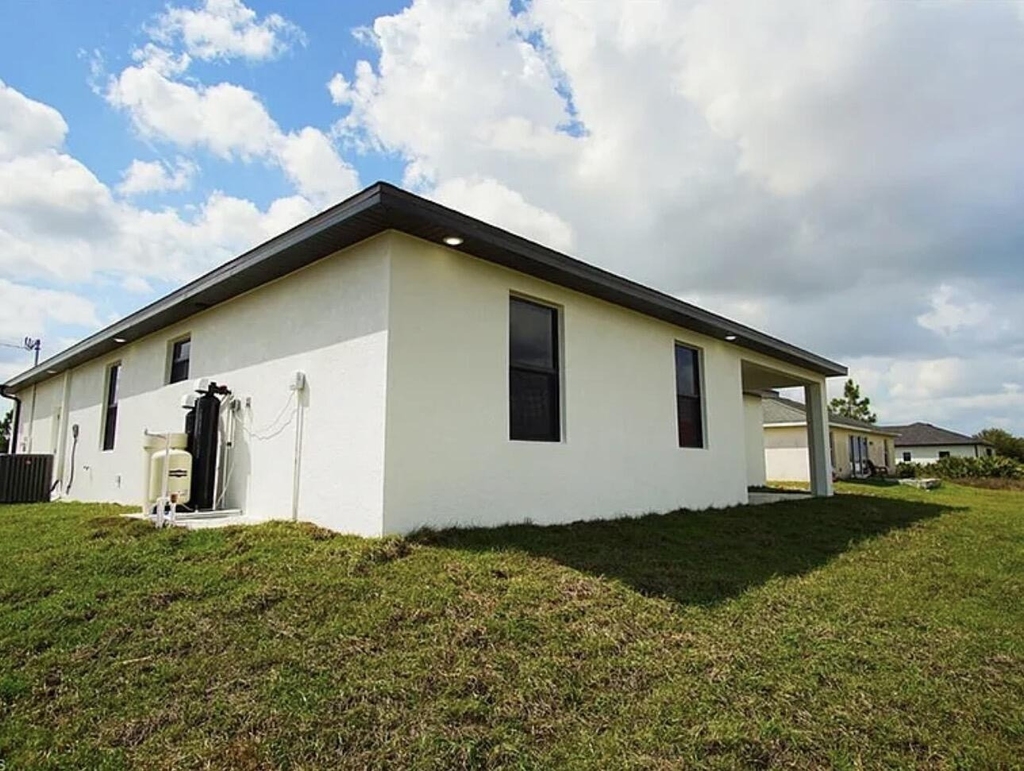 4708 5th Street W - Photo 0