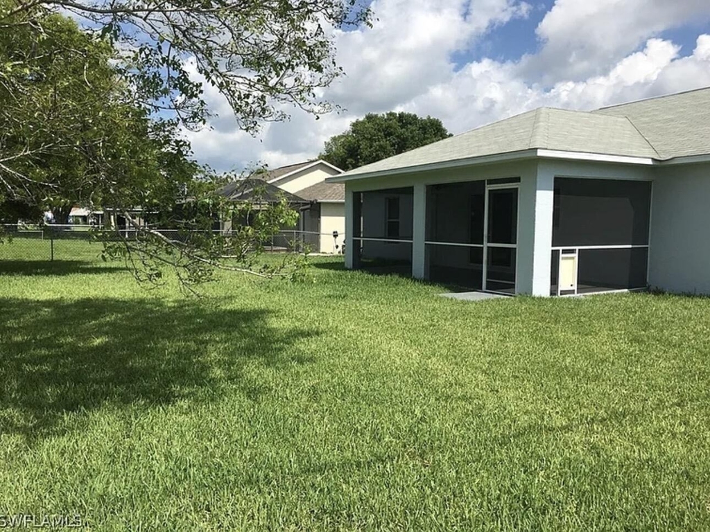 532 Se 27th Street - Photo 0