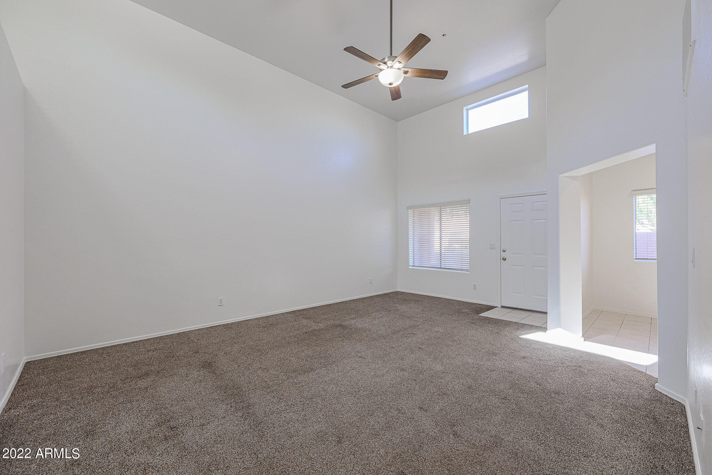 8940 W Olive Avenue - Photo 3