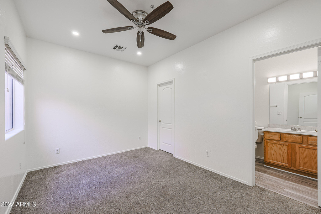 8940 W Olive Avenue - Photo 15