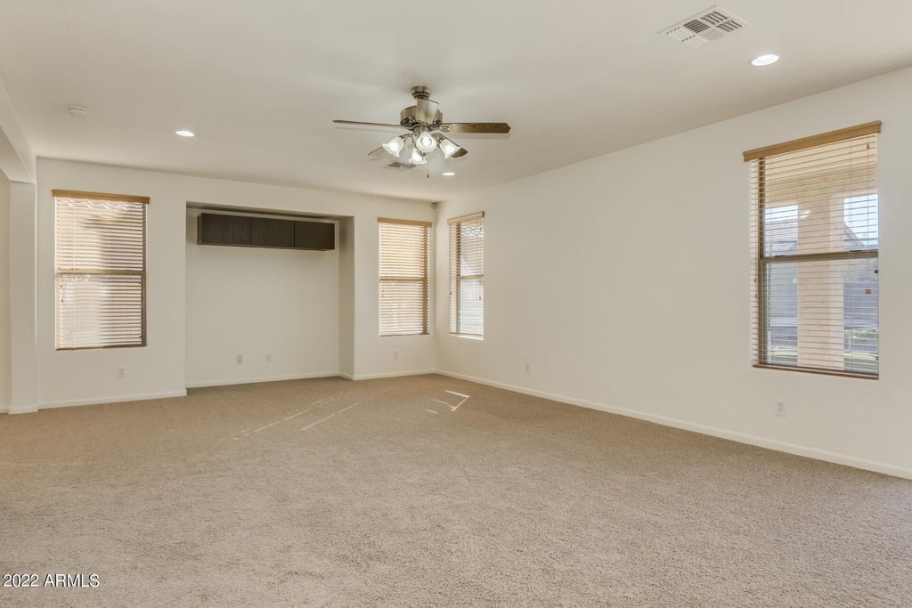 5733 W Plum Road - Photo 16