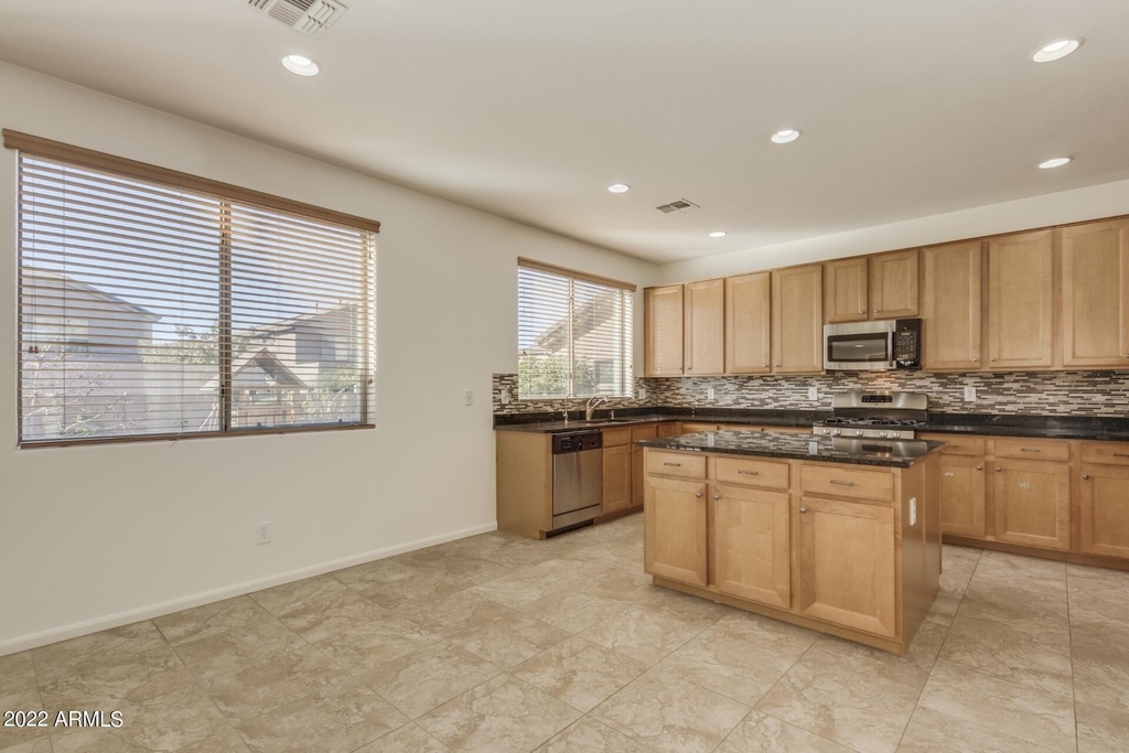 5733 W Plum Road - Photo 8