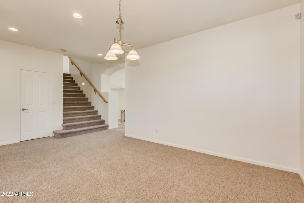 5733 W Plum Road - Photo 7