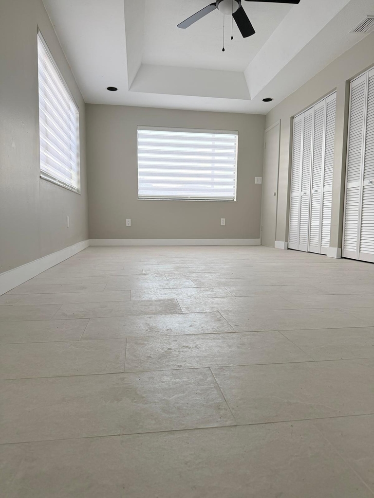 1390 W 37th Street - Photo 7