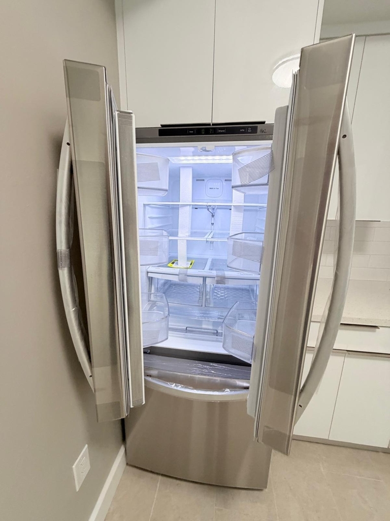 1390 W 37th Street - Photo 4