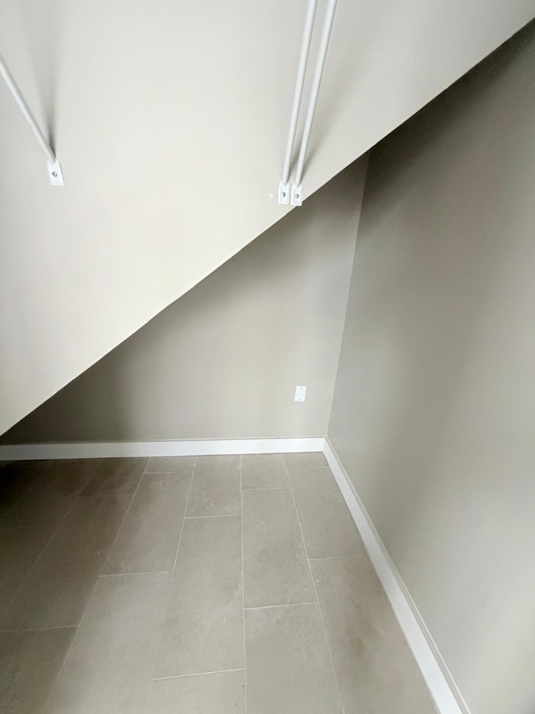 1390 W 37th Street - Photo 9