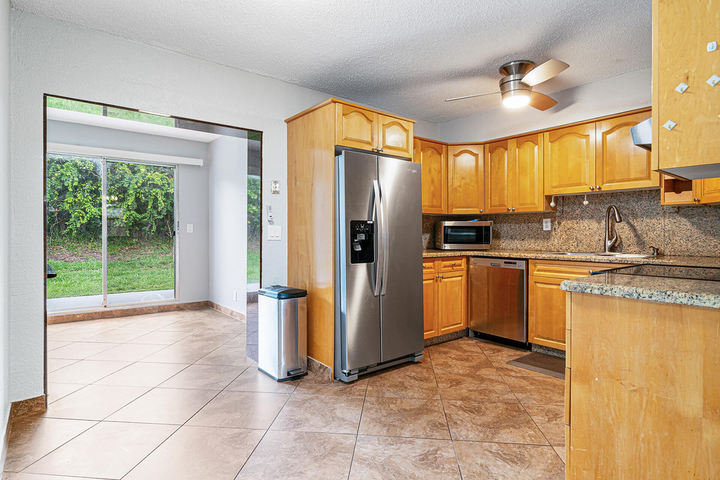 2722 Peer Lane - Photo 1