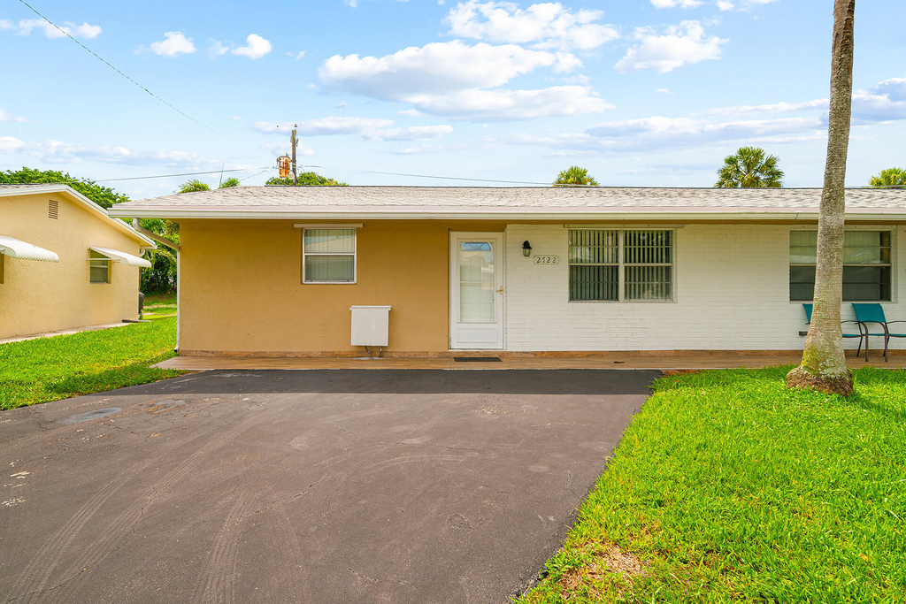 2722 Peer Lane - Photo 13