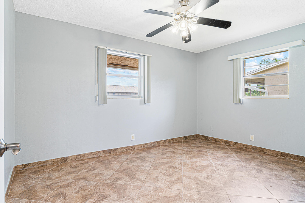 2722 Peer Lane - Photo 8