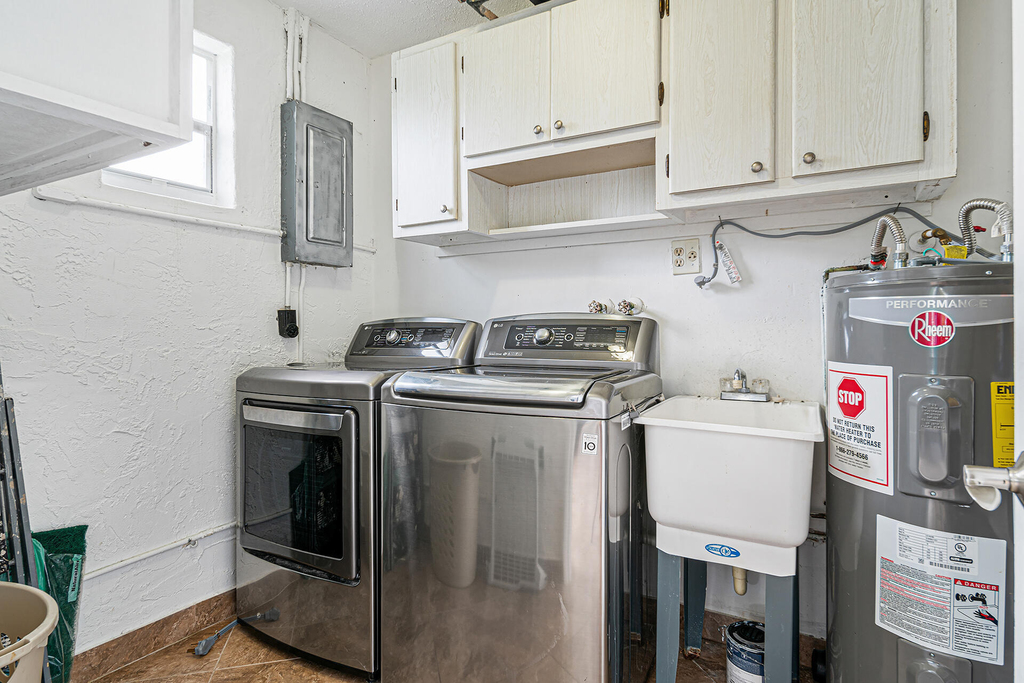 2722 Peer Lane - Photo 12