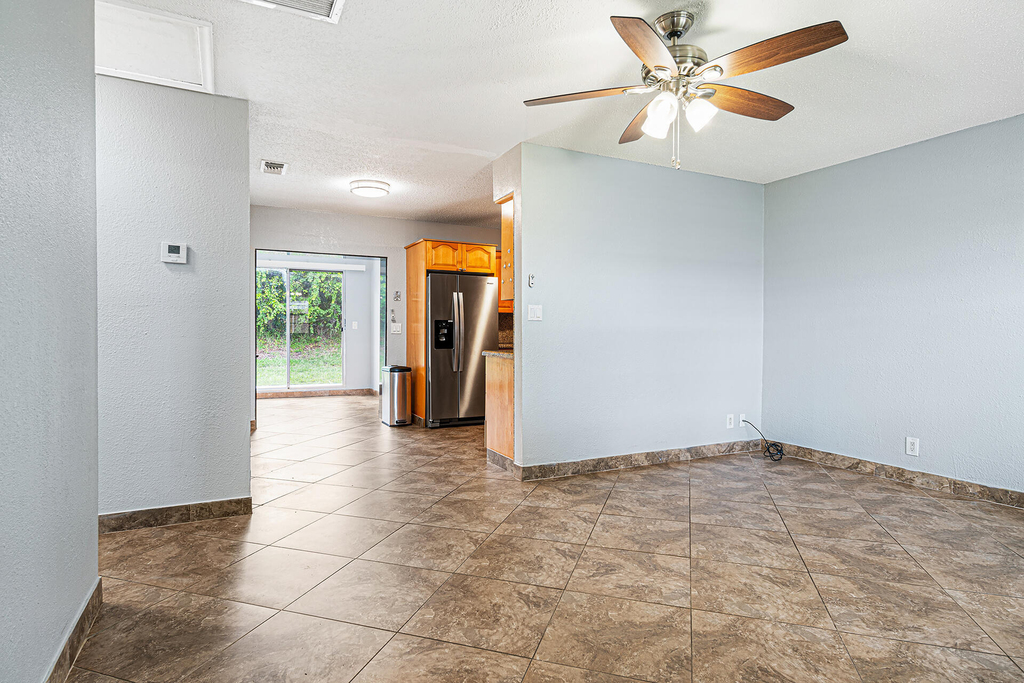 2722 Peer Lane - Photo 4