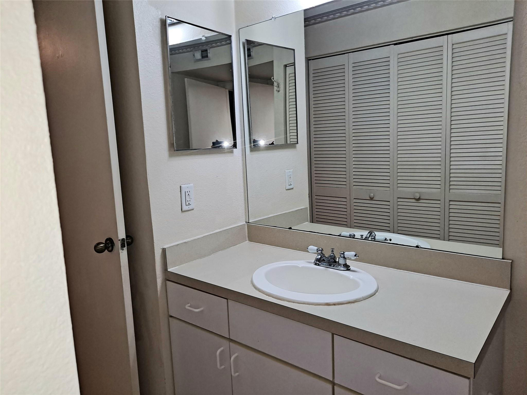 1845 Palm Cove Boulevard - Photo 15