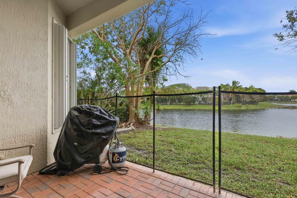 12290 Nw 77th Manor Nw - Photo 22
