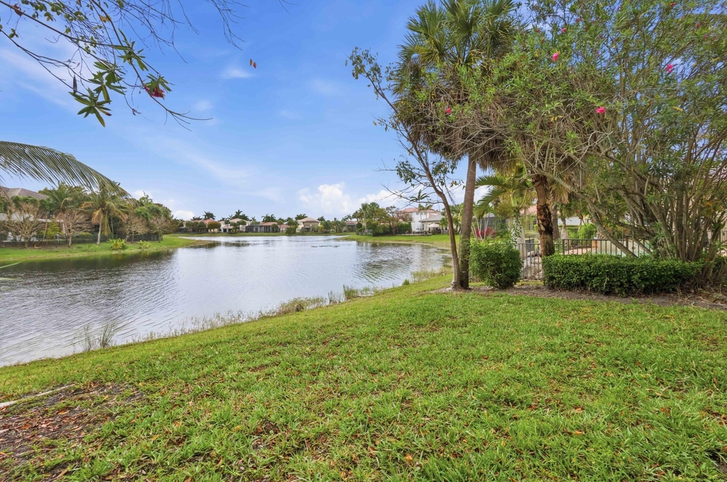 12290 Nw 77th Manor Nw - Photo 23