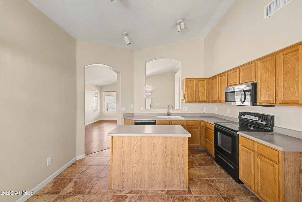 3311 E San Angelo Avenue - Photo 8