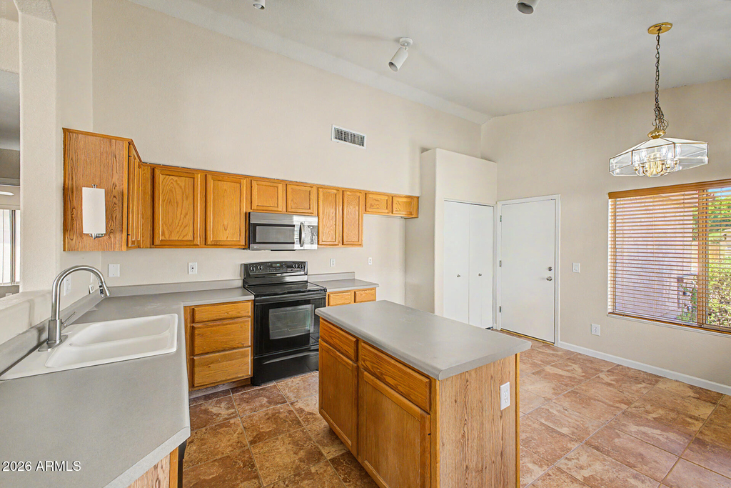 3311 E San Angelo Avenue - Photo 6