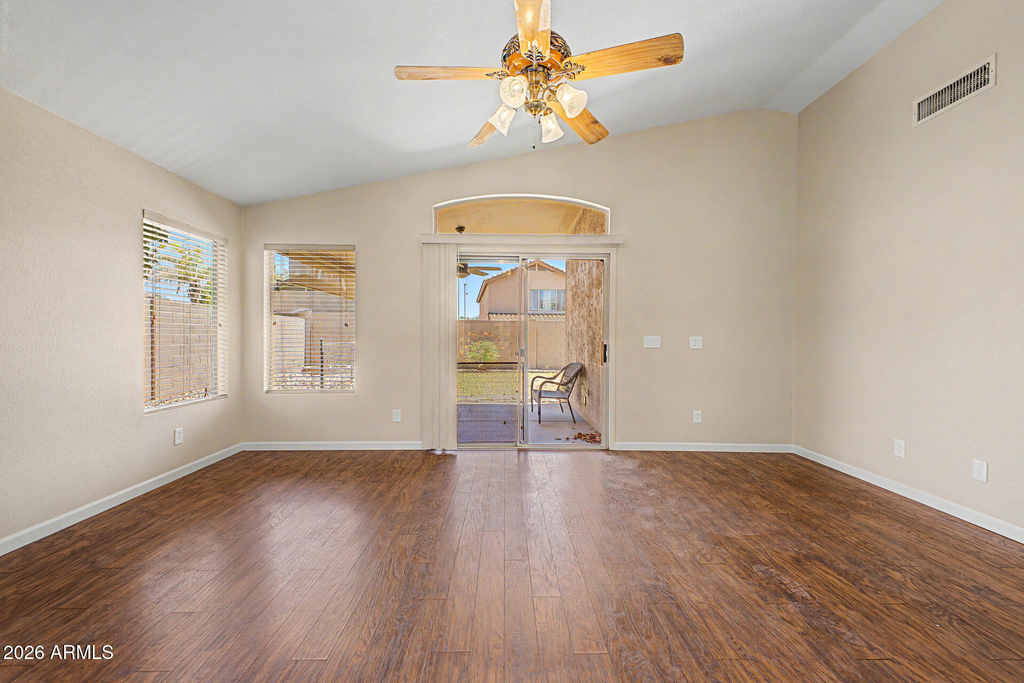 3311 E San Angelo Avenue - Photo 5