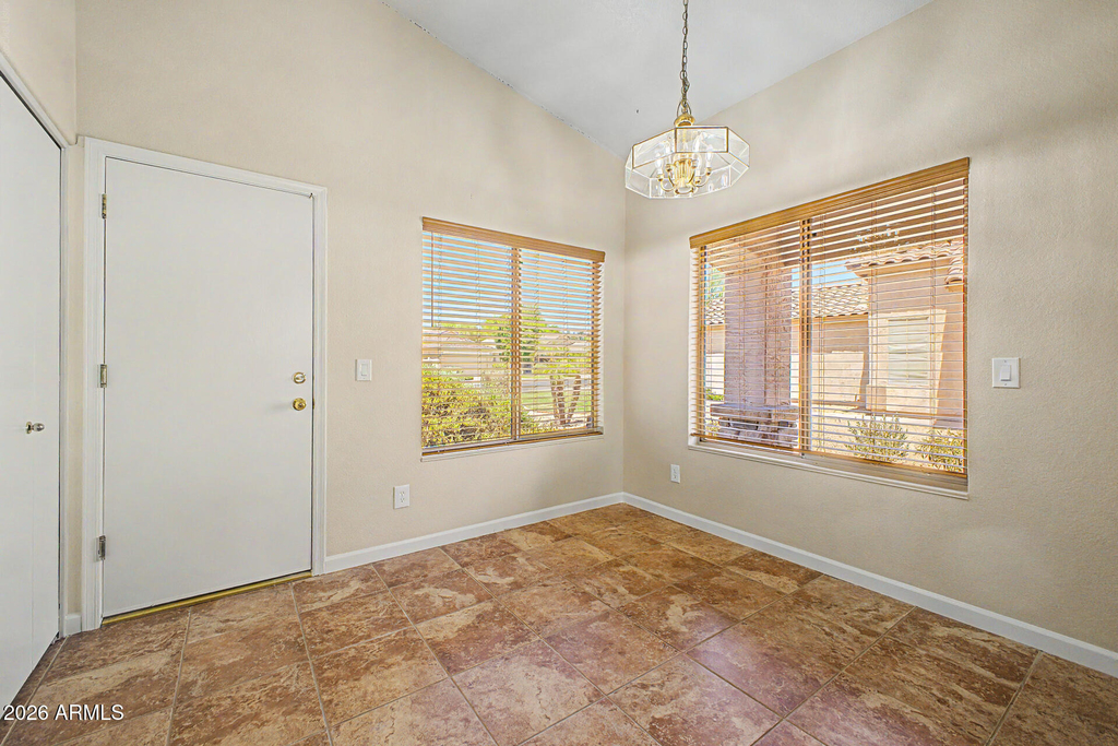 3311 E San Angelo Avenue - Photo 10