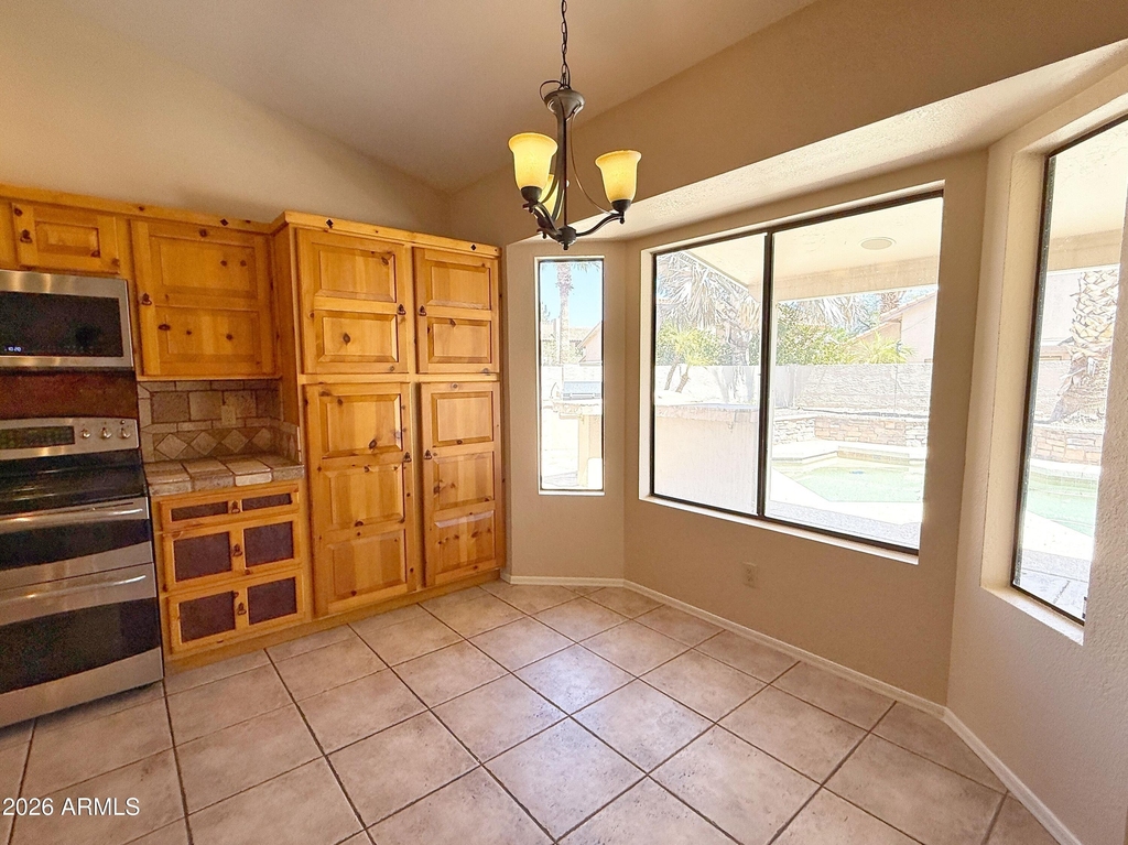 1211 E Drake Drive - Photo 11