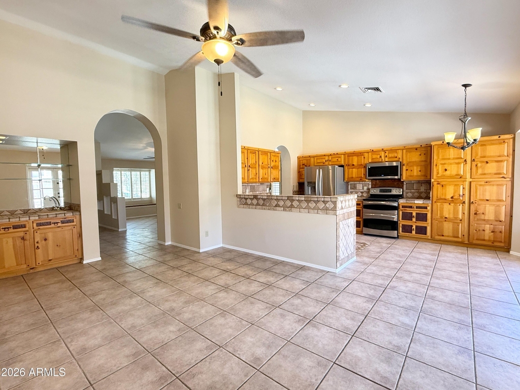 1211 E Drake Drive - Photo 8