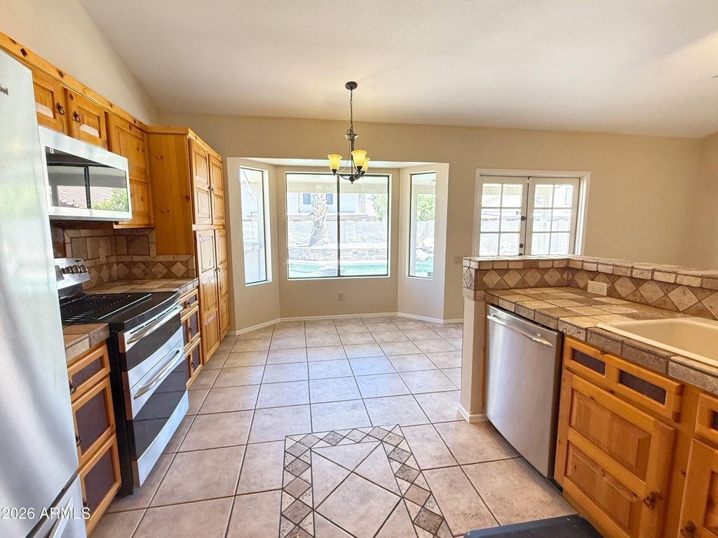 1211 E Drake Drive - Photo 12