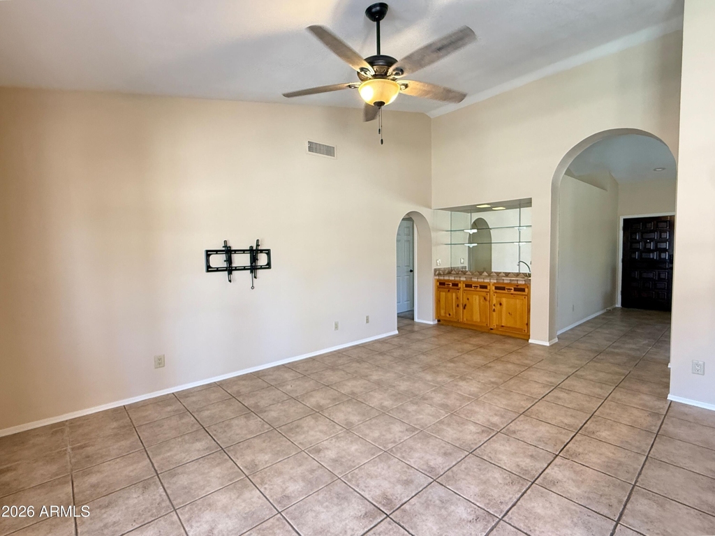 1211 E Drake Drive - Photo 7