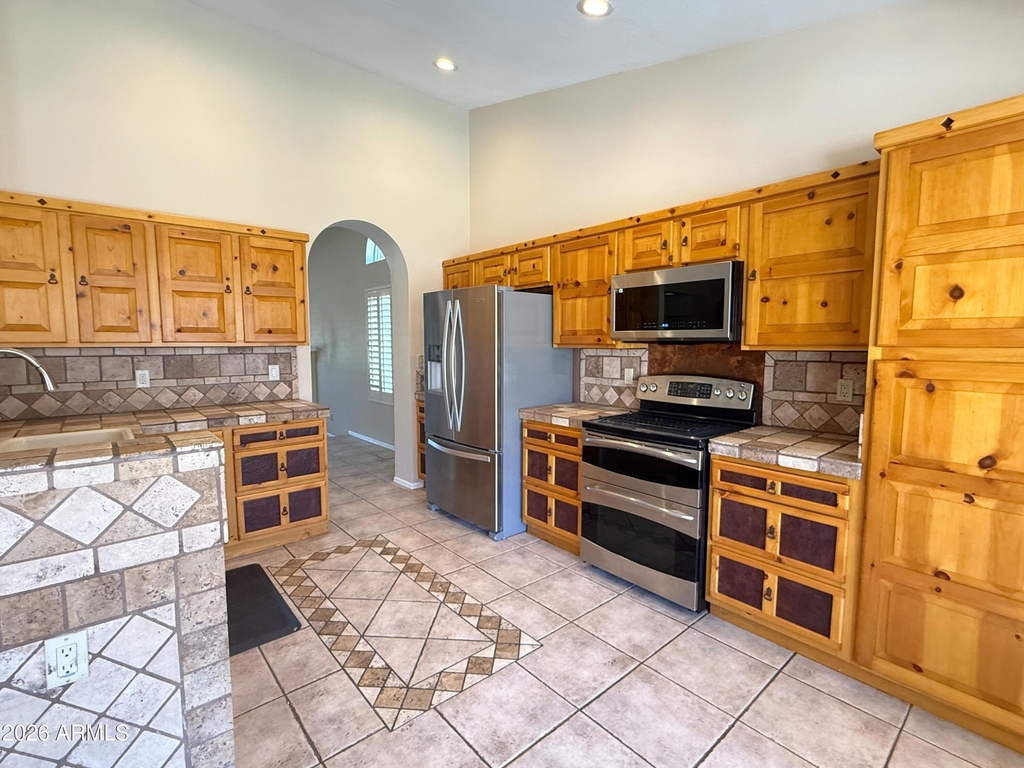 1211 E Drake Drive - Photo 9