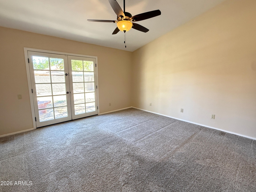 1211 E Drake Drive - Photo 13