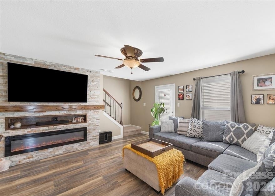711 Skywatch Lane - Photo 2