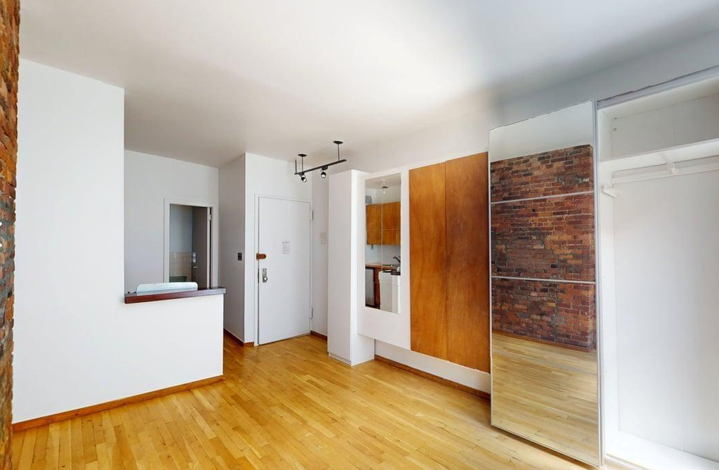 123 West 3rd Street - Photo 0