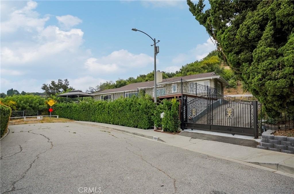 3737 Debstone Ave - Photo 8